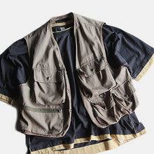 Load image into Gallery viewer, 1970's "COLUMBIA SPORTSWEAR CO." POPLIN FISHING VEST (X-LARGE)