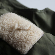 Load image into Gallery viewer, MADE IN USA 1980's "COLUMBIA" FISHING VEST (LARGE)