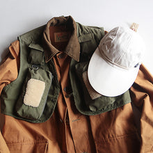 Load image into Gallery viewer, MADE IN USA 1980's "COLUMBIA" FISHING VEST (LARGE)