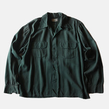 Load image into Gallery viewer, MADE IN USA 1950's "MANHATTAN" RAYON BOX SHIRTS (LARGE)