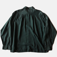Load image into Gallery viewer, MADE IN USA 1950's "MANHATTAN" RAYON BOX SHIRTS (LARGE)