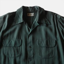 Load image into Gallery viewer, MADE IN USA 1950's "MANHATTAN" RAYON BOX SHIRTS (LARGE)