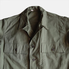 Load image into Gallery viewer, MADE IN USA N.O.S WW2 "U.S.ARMY" M-43 H.B.T JACKET (38R)