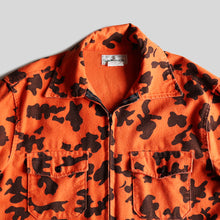 Load image into Gallery viewer, "OUTDOORMANS CLOTHING" CHAMOIS CLOTH HUNTING CAMO FLANNEL SHIRT (SZ LARGE / AROUND 1970's)