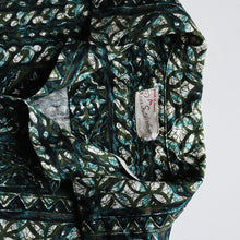 Load image into Gallery viewer, ~1960's HAWAIIAN BATIK S/S SHIRT (SZ LARGE / GOOD CONDITION)