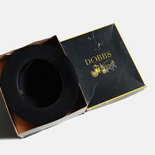 Load image into Gallery viewer, VINTAGE "DOBBS" HAT BOX WITH FELT HAT (SZ 60cm / AROUND 1970's / DEADSTOCK)