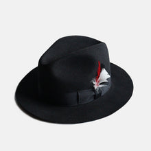 Load image into Gallery viewer, VINTAGE "DOBBS" HAT BOX WITH FELT HAT (SZ 60cm / AROUND 1970's / DEADSTOCK)