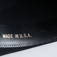 Load image into Gallery viewer, VINTAGE "DOBBS" HAT BOX WITH FELT HAT (SZ 60cm / AROUND 1970's / DEADSTOCK)