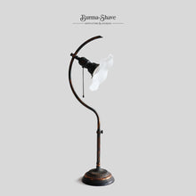Load image into Gallery viewer, ANTIQUE "FARIES" JAPANNED COPPER DESK LAMP (VERY GOOD CONDITION)