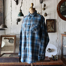 Load image into Gallery viewer, 1960's "KING KOLE" HEAVY COTTON FLANNEL SHIRT (SZ LARGE / GOOD CONDITION)