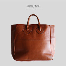 Load image into Gallery viewer, 1980's "L.L.BEAN" LEATHER TOTE BAG (SZ MEDIUM / GOOD CONDITION)