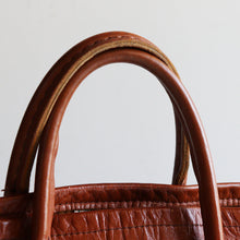 Load image into Gallery viewer, 1980's "L.L.BEAN" LEATHER TOTE BAG (SZ MEDIUM / GOOD CONDITION)