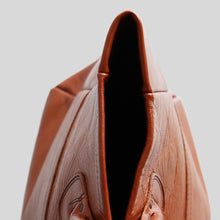 Load image into Gallery viewer, 1980's "L.L.BEAN" LEATHER TOTE BAG (SZ MEDIUM / GOOD CONDITION)