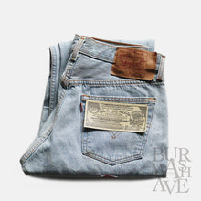 Load image into Gallery viewer, 1990's "LEVI'S" 501 WHITE WASHED DENIM (W33×L30 / DEADSTOCK)