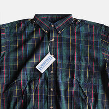 Load image into Gallery viewer, N.O.S 1980's "LANDS' END" SEERSUCKER S/S B.D OVER SHIRT (LARGE)