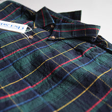 Load image into Gallery viewer, N.O.S 1980's "LANDS' END" SEERSUCKER S/S B.D OVER SHIRT (LARGE)