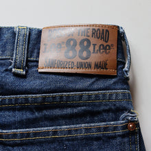 Load image into Gallery viewer, ~1970's "LEE" BOSS OF THE RORD DENIM DUNGAREES (W34×L28 / GOOD INDIGO)