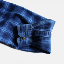 Load image into Gallery viewer, 1980's "L.L.BEAN" COTTON FLANNEL SHIRT (SZ MEDIUM / MADE IN USA)