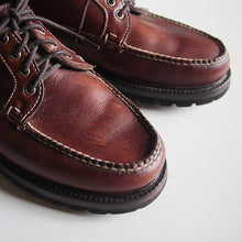 Load image into Gallery viewer, VINTAGE "L.L.BEAN" LEATHER OUTDOOR SHOES (9HALF D)