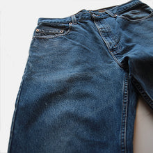 Load image into Gallery viewer, OLD "LEVI'S" 505 DENIM PANTS (W34 L30) MADE IN USA