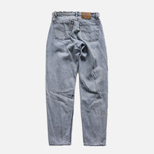 Load image into Gallery viewer, 1980's "LEVI'S" 550 DAMAGE DENIM (SZ W31×L32 / GOOD FADE / MADE IN USA)