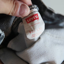 Load image into Gallery viewer, MADE IN USA 1990's "LEVI'S" 506 CHEMICAL BLACK DENIM PANTS (W35 L30)