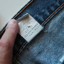 Load image into Gallery viewer, OLD "LEVI'S" 505 DENIM PANTS (W34 L30) MADE IN USA