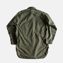 Load image into Gallery viewer, 1940's "U.S.N" UTILITY POPLIN SHIRT (SZ MEDIUM / MINT CONDITION)