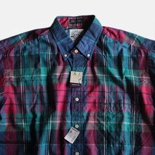 Load image into Gallery viewer, N.O.S 1980's "GANT" INDIA MADRAS COTTON S/S SHIRT (LARGE)