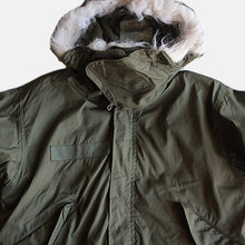 Load image into Gallery viewer, N.O.S 1970's "U.S ARMY" FISHTAIL MILITARY PARKA (SMALL)
