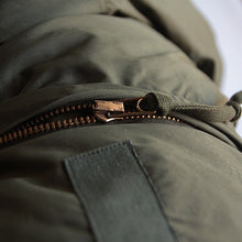 Load image into Gallery viewer, N.O.S 1970's "U.S ARMY" FISHTAIL MILITARY PARKA (SMALL)