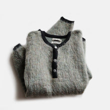 Load image into Gallery viewer, 1960's SHAGGY MOHAIR SWEATER (SZ XL / GOOD CONDITION)