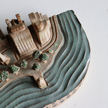 Load image into Gallery viewer, "MANHATTAN NY SKYLINE" ORNAMENT (HAND MADE / AROUND 1960's)