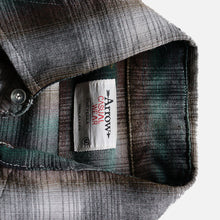 Load image into Gallery viewer, 1960's~ "ARROW" RAYON BOX SHIRT (SZ MEDIUM / OMBRE CHECK)