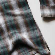 Load image into Gallery viewer, 1960's~ "ARROW" RAYON BOX SHIRT (SZ MEDIUM / OMBRE CHECK)