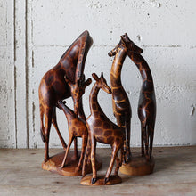画像をギャラリービューアに読み込む, VINTAGE WOODEN GIRAFFE