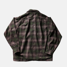 Load image into Gallery viewer, 1950's~ "PENDLETON" WOOL BOX SHIRT (SZ LARGE / OMBRE PLAID)