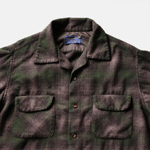 Load image into Gallery viewer, 1950's~ "PENDLETON" WOOL BOX SHIRT (SZ LARGE / OMBRE PLAID)