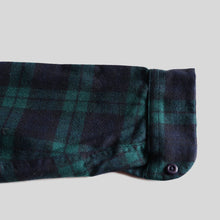 Load image into Gallery viewer, 1970's "PENDLETON" WOOL BOX SHIRT (SZ LARGE / GOOD CONDITION)