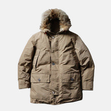 Load image into Gallery viewer, ~1970's "EDDIE BAUER" SUPERIOR POLAR PARKA (SZ LARGE / GOOD CONDITION)