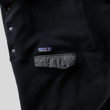 Load image into Gallery viewer, 2010's "PATAGONIA" SNAP PULLOVER FLEECE (SZ X-LARGE / BLACK / USED CONDITION)