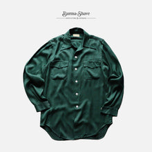 Load image into Gallery viewer, 1950's "CHARMELLA BY ENRO" L/S GABARDINE SHIRT (SZ MEDIUM / GOOD CONDITION)