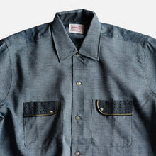 Load image into Gallery viewer, 1960's "BRENT" RAYON BOX SHIRT (SZ MEDIUM / DEADSTOCK / RARE PATTERN)