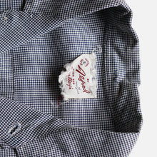Load image into Gallery viewer, 1950's HOUNDSTOOTH RAYON BOX SHIRT (SZ MEDIUM / GOOD CONDITION)
