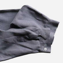 Load image into Gallery viewer, 1950's HOUNDSTOOTH RAYON BOX SHIRT (SZ MEDIUM / GOOD CONDITION)