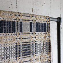 Load image into Gallery viewer, ANTIQUE EARLY AMERICAN PRIMITIVE RUG