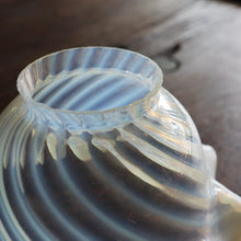 Load image into Gallery viewer, ANTIQUE SWIRL GLASS LAMP SHADE