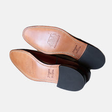Load image into Gallery viewer, "JOHNSTON&MURPHY" DRESS SHOES WITH BOX (SZ 9H / DEADSTOCK / AROUND 1990's)