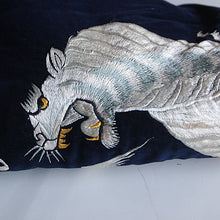 Load image into Gallery viewer, 1950's VELVET SOUVENIR JACKET WHITE TIGER (SZ XL)