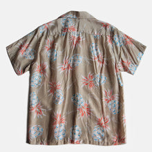 Load image into Gallery viewer, VINTAGE "RAI NANI" HAWAIIAN SILK S/S SHIRT (LARGE)